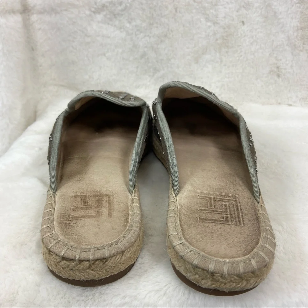 Lust for life ignite studded suede espadrille mules. Size 7M
